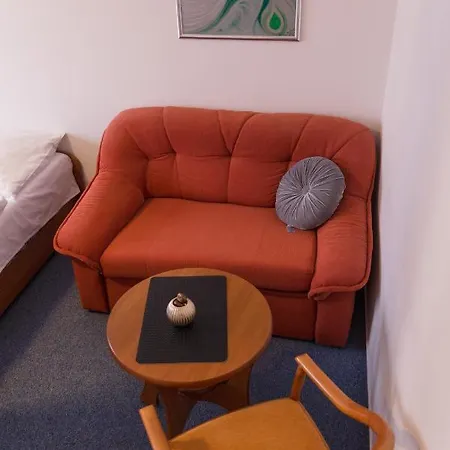 Konukevi Penzion Trnova *